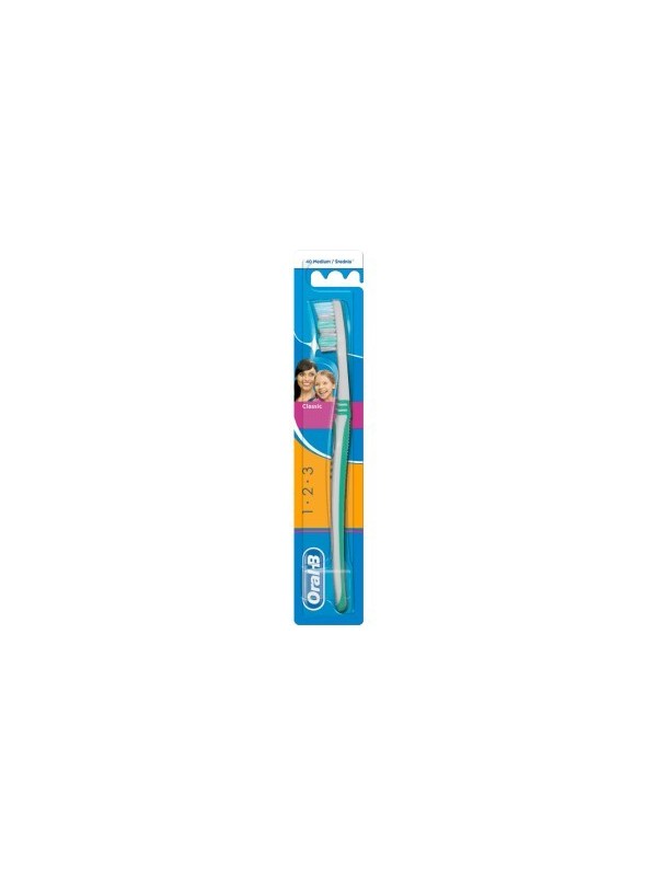 Oral- B Medium Toothbrush